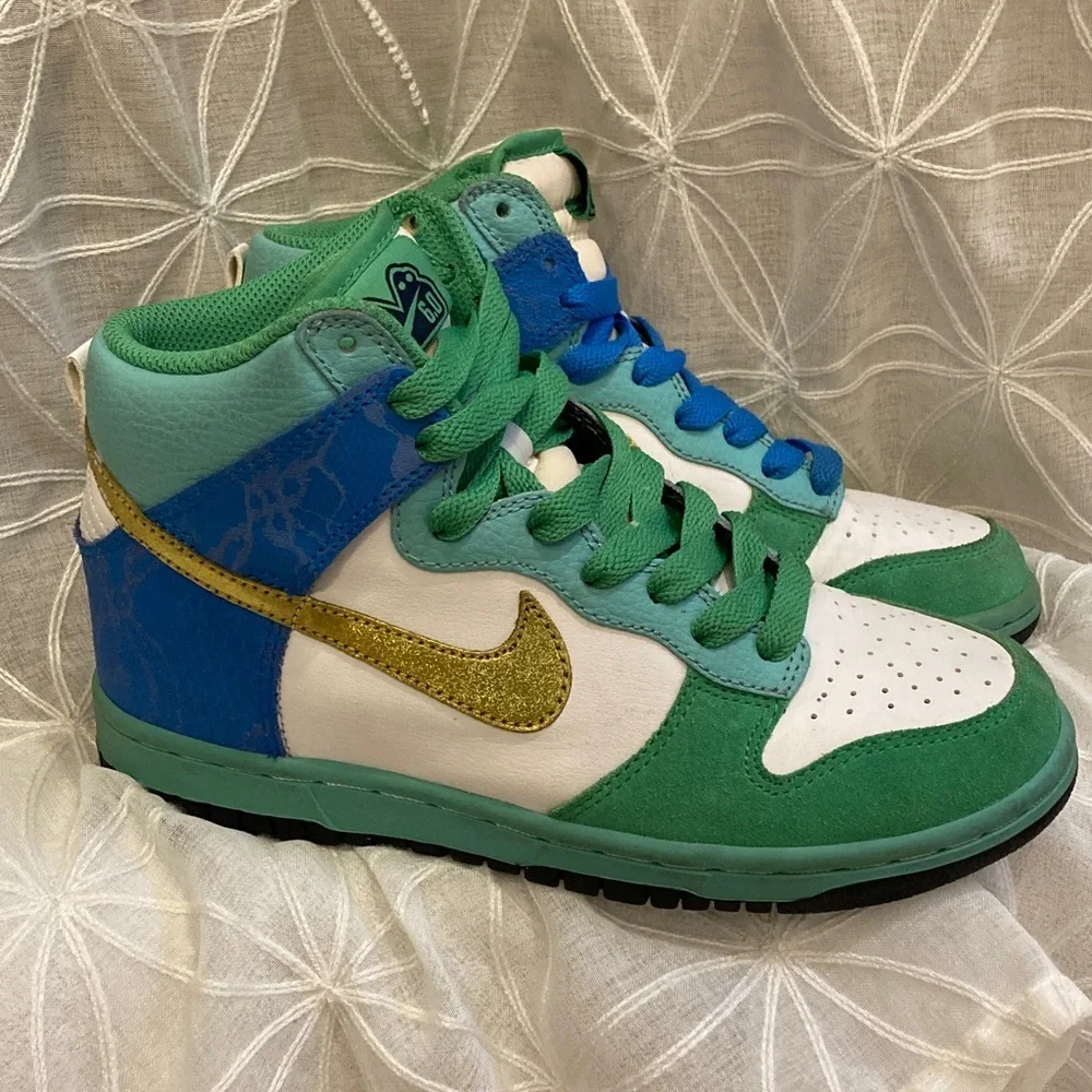 Nike Shoes - Picture 1 of 12
